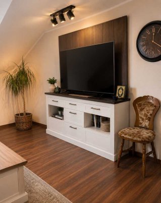 Schöne zwei  Zimmer Wohnung mit Garten