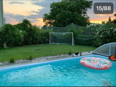 Modernes Doppelhaus in Markkleeberg-Ost mit Pool, großzügigem Garten, stilvollem Gäste-Bad und hochw