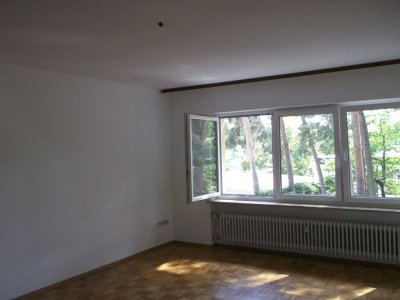 Helle sanierte 4-Zimmer Wohnung in verkehrsgünstiger Lage