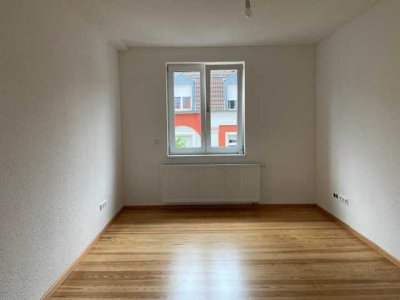 ERSTBEZUG - Kernsanierter Altbau-3-Zi-Whg mit 2 Balkonen im 3.OG in der SüdwestStadt von Karlsruhe