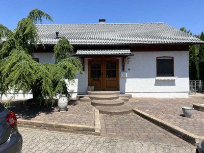 Einfamilienhaus mit schön eingewachsenem Garten in begehrter Wohnlage