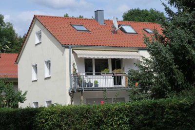 Sehr ruhige 3-Zi WHG, Südbalkon,Ebk, Parkett, gute ÖPNV Anbindung, sehr guter Energiewert „ C“