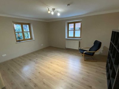 Großzügiges Zimmer für Pendler/Wochenendheimfahrer in Wohngemeinschaft