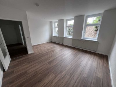 **SCHICK SANIERTE 2-RWG**Tageslichtbad mit Wanne & Garten zur gemeinschaftlichen Nutzung **WE 01**