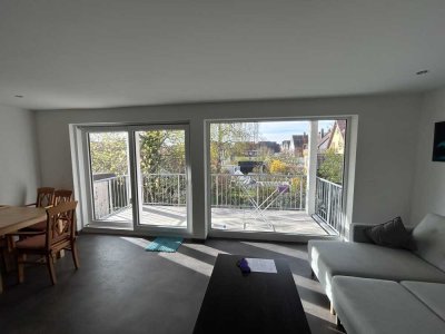 Stilvolle, neuwertige 3-Zimmer-Erdgeschosswohnung mit geh. Innenausstattung mit Balkon und EBK