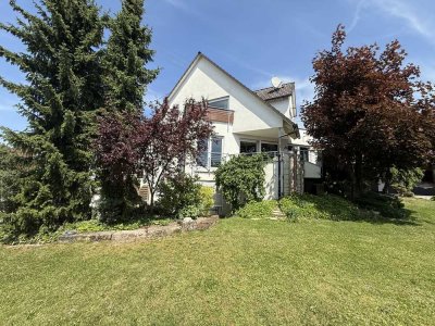 EXTRAVAGANTE 5-ZIMMER DACHGESCHOSS-WOHNUNG FÜR ALLE DIE DAS BESONDERE SUCHEN IN AUENWALD