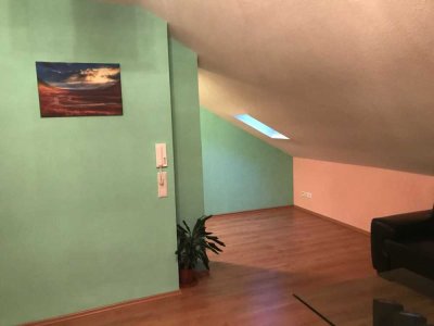 Charmante 3-Zimmer-Dachgeschosswohnung in Top-Lage mit Fußbodenheizung