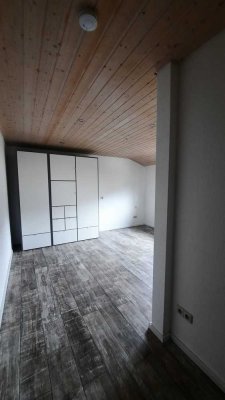 WG Zimmer15 m² in 127qm 3er WG zur Zwischenmiete