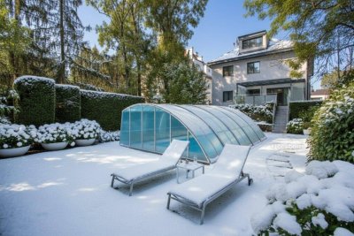 Endlich Zuhause! - 9 Zimmer Villa mit herrlichem Garten, Pool, großer Garage - Niedrigenergiehaus im perfekten Zustand zum sofort Einziehen!