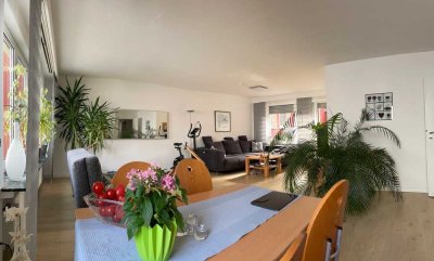 Helle, großzügige 4-Zimmer-Wohnung mit modernem Komfort und charmantem Lichthof