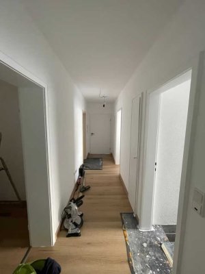 Erstbezug nach Sanierung: 3-Zi.-Wohnung mit Balkon in Limburg an der Lahn