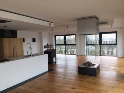Luxuriöse Penthouse-Wohnung Stadtkrone-Ost