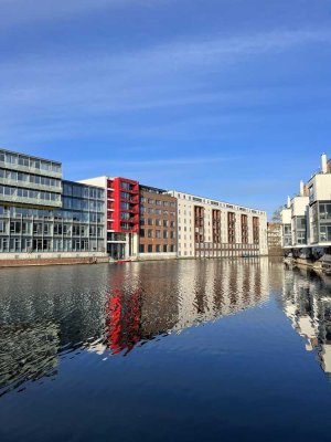 Kernsanierte 3-Zimmer-Wohnung mit Loggia direkt am Osterbekkanal (teilmöbliert)