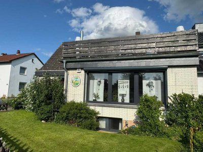 großzügige Doppelhaushälfte mit Wohnfühl-Garten und Nebengebäude