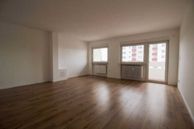 Charmante 2-ZKB-Dachgeschosswohnung mit EBK