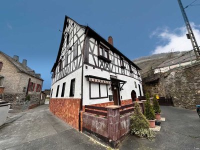 Charmantes denkmalgeschütztes Einfamilienhaus in St. Goarshausen zum Kauf!
Sofort bezugsfrei