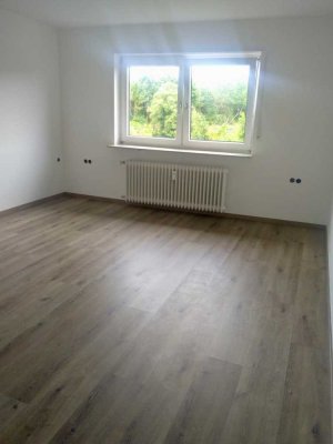Erstbezug nach Sanierung: 2ZKB im 2. OG