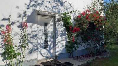 Zuhause mit Potenzial: Charmantes Zweifamilienhaus mit traumhaftem Garten