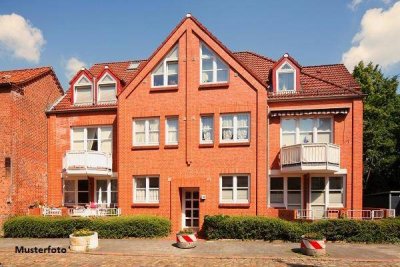 Mehrfamilienhaus mit 5 Einheiten, Gartenanteil und Stellplätzen