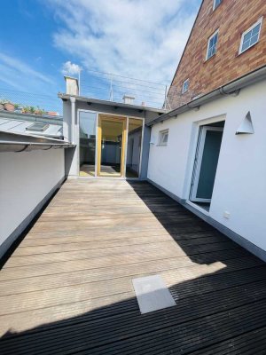 Helle 2-Zimmer Stadtwohnung im Zentrum von Mainburg mit Dachterrasse und Einbauküche!
