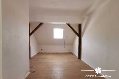 BERK Immobilien - Größtenteils renoviertes gemütliches Altstadthäuschen am Ufer der Mud in Amorbach