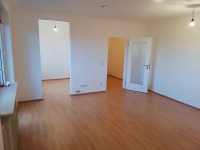 renovierte, ruhige, zentrale 1,5  Zimmer Wohnung in Bad Homburg mit Küche