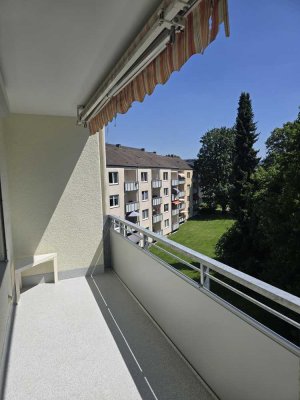 *Sehr schöne und helle 3-Zimmer Wohnung mit Balkon auf Emst zu vermieten*