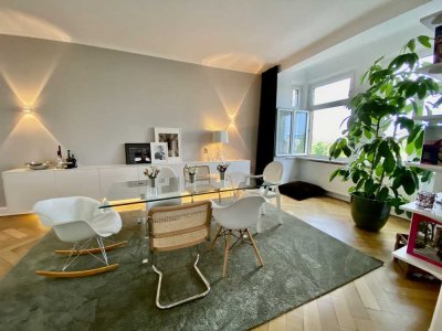 Provisionsfrei sanierte Altbauwohnung mit Balkon und Aufzug