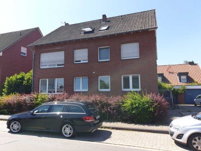 Süße 3 Zimmerwohnung mit kleiner Terrasse ! Ab sofort !