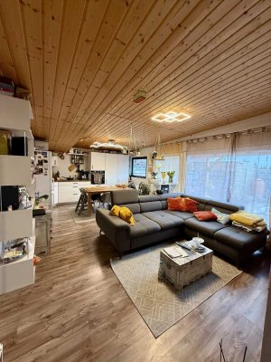 Modernes Wohnhaus mit durchdachter Einliegerwohnung – Stilvoll und funktional