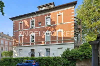 GROßZÜGIGE ALTBAUWOHNUNG MIT WUNDERSCHÖNEM AUSBLICK