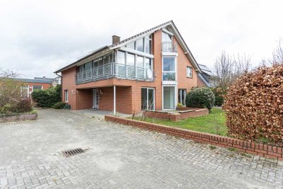 Erdgeschosswohnung mit Garten in Zweifamilienhaus auf Erbpachtgrundstück