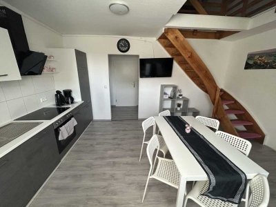 Stilvoll und stadtnah: Helle 3-Zimmer-Maisonette-Wohnung in ruhiger Lage