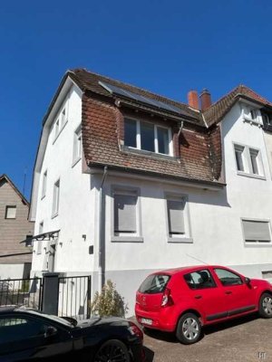 Wunderschöne 2,5 ZBK Maisonette in ruhiger Lage