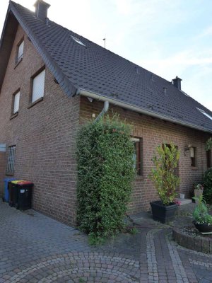 Solide und gepflegte Doppelhaushälfte in schöner Lage von Krefeld-Forstwald