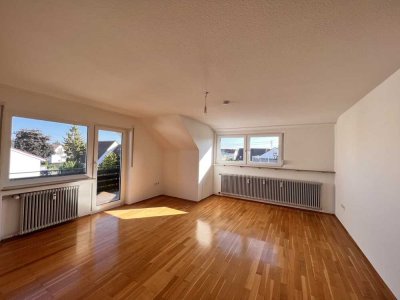 Vollständig renovierte Wohnung mit vier Zimmern sowie Balkon und EBK in Neu-Ulm Burlafingen