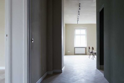 stilvoll sanierte 4,5 Zi. in Berlin Mitte - Altbau - Aufzug