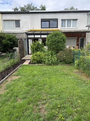 RMH Ernst-May-Siedlung in Grünrandlage, mit schönem Garten, Wintergarten u. 3-fach verglaste Fenster