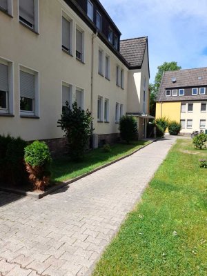 Sofort Bezugsfertig! Helle 2-Zimmer Wohnung, gute Verkehrsanbindung und Einkaufsmöglichkeiten