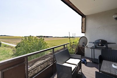 ** Beste Aussichten - Helle 4 Zimmerwohnung mit großer Loggia und Parkplatz **