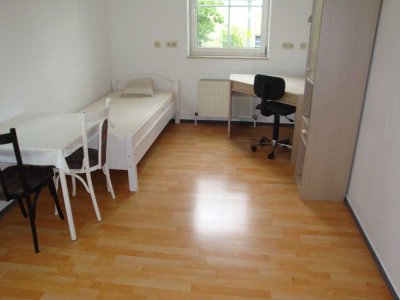 1-Zi.-Wohnung, möbliert mit Küchenzeile, Wfl. ca. 18 m²
