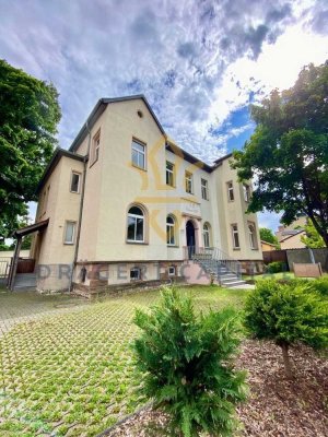 Charmante Villa, Unikat in begehrter Lage mit exklusiver Poollandschaft!
