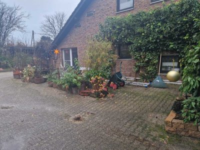 Individuelle 3,5-Zimmer Erdgeschosswohnung mit 2 Terrassen in Burscheid