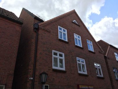 Gepflegte DG-Wohnung mit eineinhalb Zimmern und EBK in Rendsburg