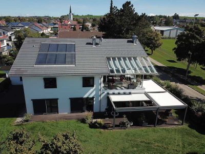 Sonniges Zweifamilienhaus mit moderner Wärmepumpe und großer Photovoltaikanlage