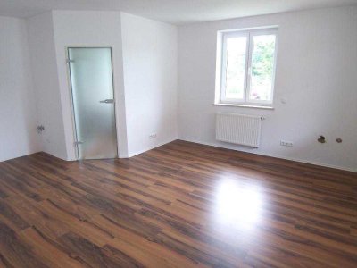 Ch.Schülke-Immobilien; Bei Freising-modernes, helles 1-Zimmer-Appartement mit EBK