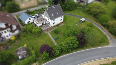 Ein-/Zweifamilienhaus mit Charakter – Wohnidylle in grüner Lage