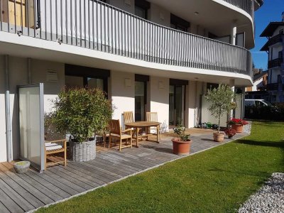 Stilvolle 2-Zimmer EG Wohnung mit Einbauküche, Terrasse und Gartenin Bad Tölz