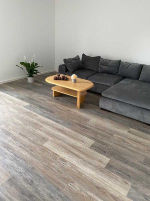 Ruhige 4-Zi-Whg. (120 m²) mit Balkon, Küche & Internet inkl., Stellplatz – Regensburg-Harting