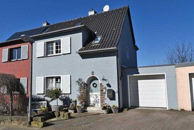 Schockverliebt :) Zauberhafte, sanierte Doppelhaushälfte mit Garten & Garage in Heidhausen
